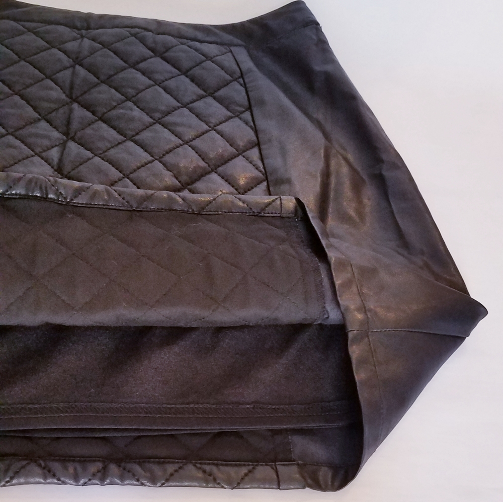 Sparkle & Fade Quilted Faux Leather Skirt (size:2) - Picture 5 of 8